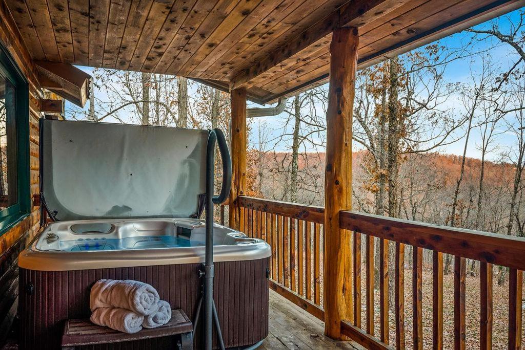 Fly Away Cabin- Modern, Serene, And Convenient Compton Luaran gambar